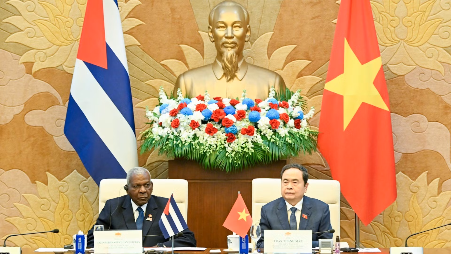 Chủ tịch Quốc hội Trần Thanh Mẫn và Chủ tịch Quốc hội Cuba Esteban Lazo Hernandez đồng chủ trì Phiên họp lần thứ hai Ủy ban hợp tác liên Nghị viện giữa Quốc hội Việt Nam và Quốc hội Cuba.