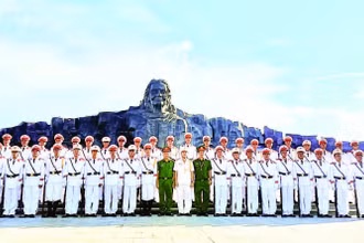 Tượng đài Mẹ Việt Nam Anh hùng trở thành địa chỉ đỏ giáo dục lòng yêu nước.