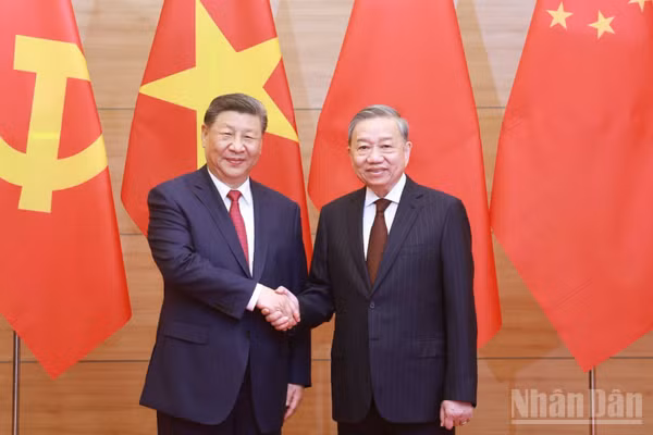Tổng Bí thư Ban Chấp hành Trung ương Đảng Cộng sản Việt Nam Tô Lâm chủ trì Lễ đón trọng thể Tổng Bí thư Ban Chấp hành Trung ương Đảng Cộng sản Trung Quốc, Chủ tịch nước Cộng hòa nhân dân Trung Hoa Tập Cận Bình thăm cấp Nhà nước tới Việt Nam từ ngày 14-15/4/2025. (Ảnh: SƠN TÙNG)
