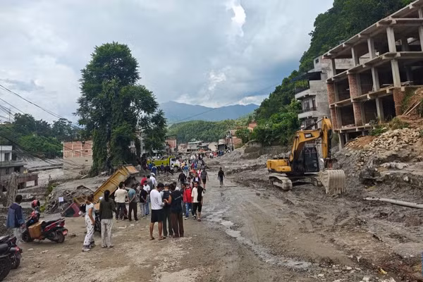 Việt Nam viện trợ nhân đạo khẩn cấp 300.000 USD cho Nepal