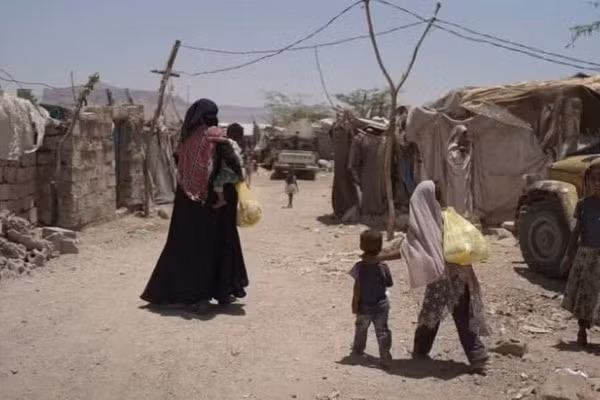 Yemen hiện đang phải vật lộn với nạn đói và suy dinh dưỡng, chủ yếu là do các cuộc xung đột đang diễn ra, khủng hoảng kinh tế và thảm họa khí hậu, khiến hàng triệu người dễ bị tổn thương trước nguy cơ nạn đói. (Ảnh: Chương trình lương thực thế giới)