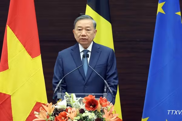 Tổng Bí thư, Chủ tịch nước Tô Lâm phát biểu chính sách tại Viện Quan hệ quốc tế Hoàng gia Egmont. (Ảnh: TTXVN)