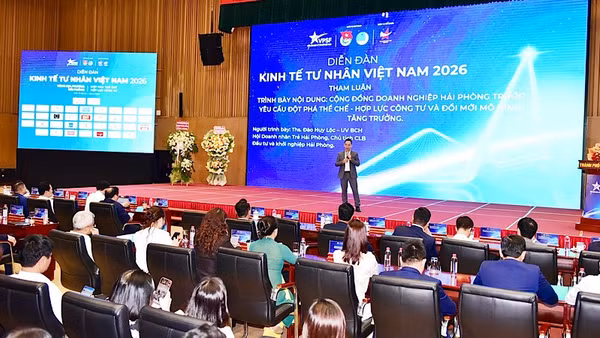 Quang cảnh Vòng đối thoại địa phương Diễn đàn kinh tế tư nhân Việt Nam 2026 - Phiên đối thoại thành phố Hải Phòng.