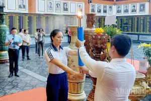 Nghi thức rước đuốc truyền thống. (Ảnh: CTV). 