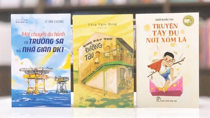 Những tác phẩm dành cho thiếu nhi trong dịp hè của Nhà xuất bản Trẻ. (Ảnh MẠNH HẢO)