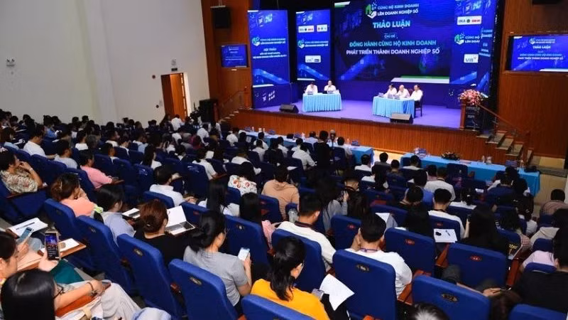 Đông đảo hộ kinh doanh tham dự Hội thảo “Sắp bỏ thuế khoán, hộ kinh doanh cần chuẩn bị gì?" tại Thành phố Hồ Chí Minh. 