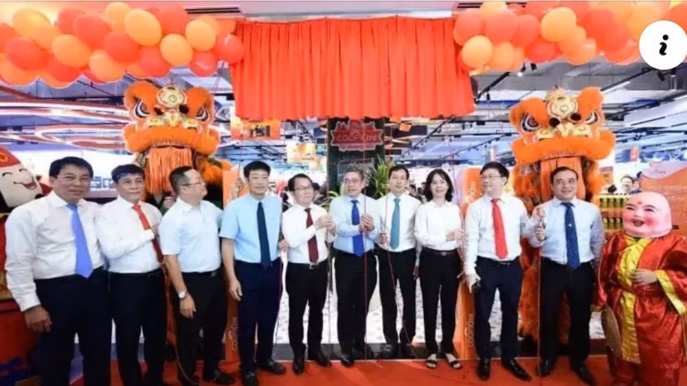 Khánh thành Co.op Xtra Tạ Quang Bửu (file: Co.op TQ Buu).