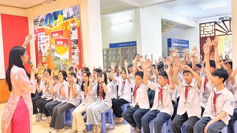 Một tiết học kỹ năng tại Trường trung học cơ sở Lý Tự Trọng, phường Hoa Lư, tỉnh Ninh Bình (Ảnh NGỌC HÀ)