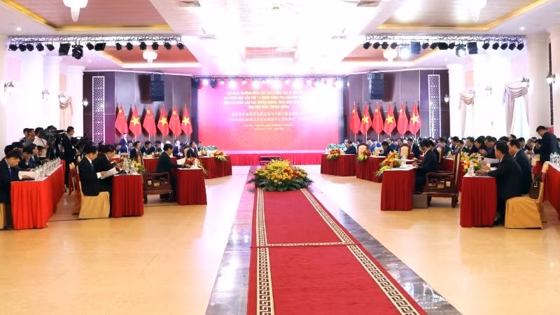 Toàn cảnh Hội nghị thường niên lần thứ 5 giữa các Bí thư Tỉnh ủy Lai Châu, Lào Cai, Tuyên Quang, Điện Biên (Việt Nam) và tỉnh Vân Nam (Trung Quốc).
