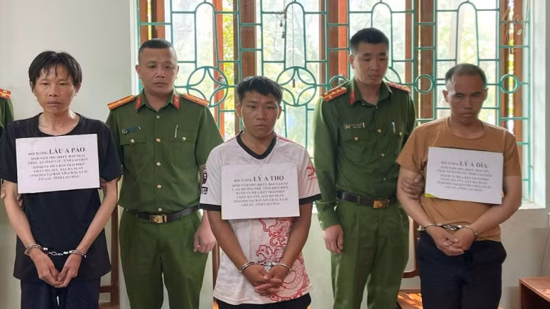 Các đối tượng tại cơ quan điều tra.