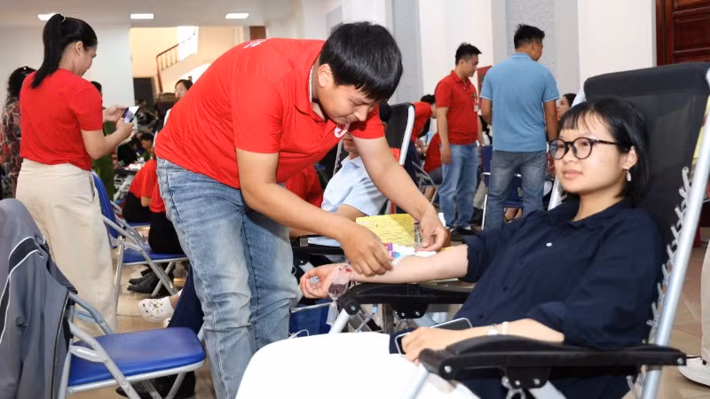 Hơn 3.000 người dân Lai Châu tham gia hiến máu tình nguyện dự kiến sẽ cho hơn 1.000 đơn vị máu.