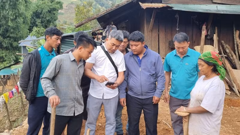 lanh-dao-xa-bum-nua-thuong-xuyen-xuong-co-so-ra-soat-kiem-tra-tien-do-va-truc-tiep-thao-go-nhung-kho-khan-ngay-tai-co-so-8792.jpg