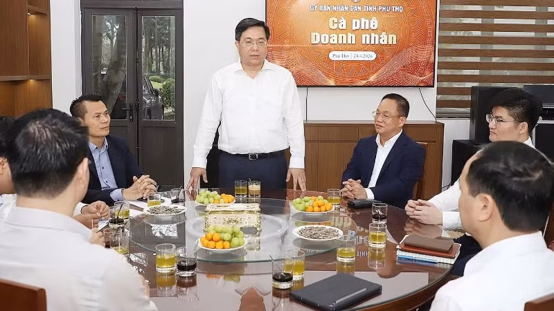 Chương trình cà-phê doanh nhân được tổ chức hằng tuần giúp Chủ tịch Ủy ban nhân dân tỉnh kịp thời tháo gỡ những khó khăn, vướng mắc cho doanh nghiệp.