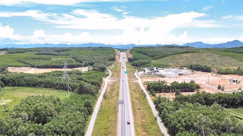 Tuyến đường cao tốc đoạn phía bắc Quảng Trị có 4 làn xe nhưng chưa có trạm dừng nghỉ.