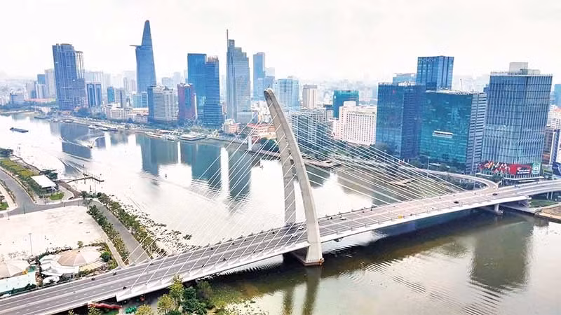 Thành phố Hồ Chí Minh kỳ vọng Trung tâm Tài chính quốc tế sẽ tạo cơ hội thu hút nguồn vốn xanh nhằm hiện thực hóa mục tiêu giảm phát thải. (Ảnh TÙNG ANH)