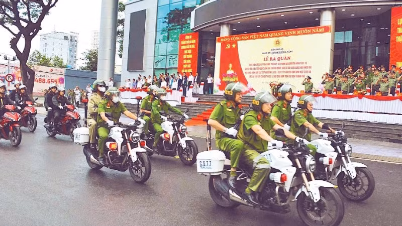 Công an thành phố Đà Nẵng ra quân cao điểm.