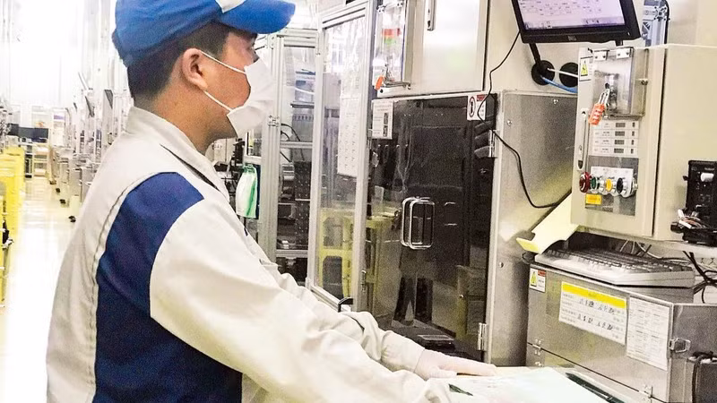 Hoạt động sản xuất tại Công ty TNHH Mektec Manufacturing Việt Nam, Khu công nghiệp Thăng Long II, tỉnh Hưng Yên.