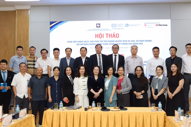 Các đại biểu dự hội thảo.
