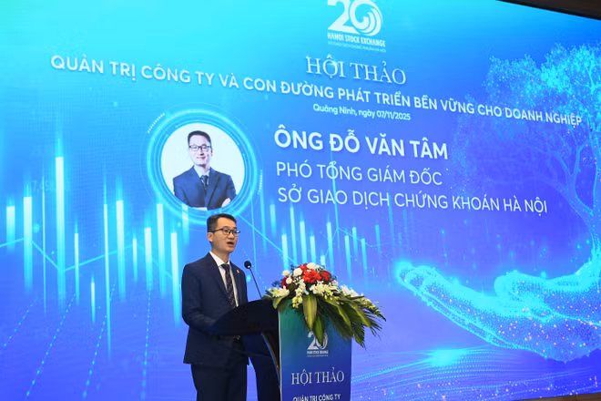 Ông Đỗ Văn Tâm – Phó Tổng giám đốc Sở Giao dịch Chứng khoán Hà Nội (HNX) phát biểu tại hội thảo.