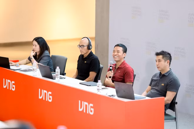 Ông Lê Hồng Minh, nhà sáng lập và Chủ tịch Hội đồng Quản trị VNG phát biểu tại cuộc họp.