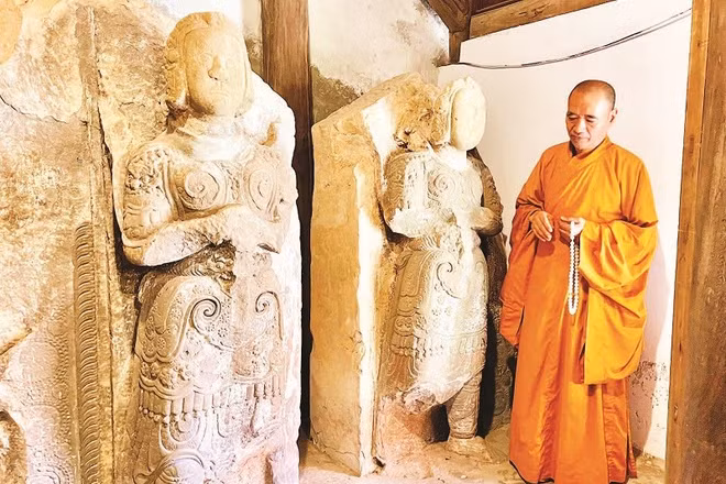 Tượng Kim Cương tại chùa Long Đọi Sơn, tỉnh Ninh Bình.