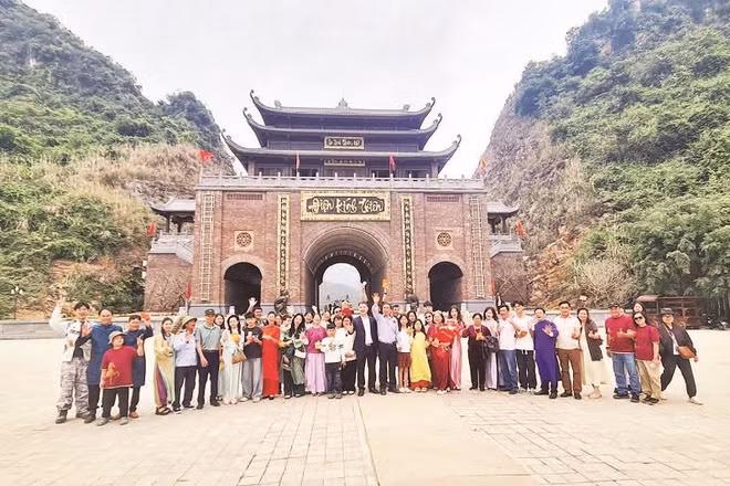 Ninh Bình là điểm đến du lịch an toàn, thân thiện và văn minh. (Ảnh MINH NGUYỄN)