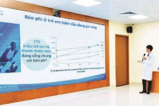 Diễn đàn khoa học bàn về điều trị béo phì ở trẻ em tại Bệnh viện đa khoa Tâm Anh.