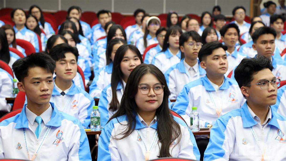 Lâm Đồng tạo môi trường để sinh viên phát huy năng lực và khát vọng cống hiến Lâm Đồng tạo môi trường để sinh viên phát huy năng lực và khát vọng cống hiến