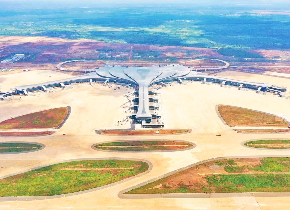 Sân bay quốc tế Long Thành đang được thi công hoàn thiện, dự kiến khai thác thương mại trong tháng 12/2026 (Ảnh THIÊN VƯƠNG)