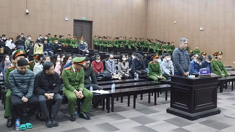 Tòa án nhân dân thành phố Hà Nội xét xử sơ thẩm vụ án đưa và nhận hối lộ xảy ra tại Cục An toàn thực phẩm (Bộ Y tế).