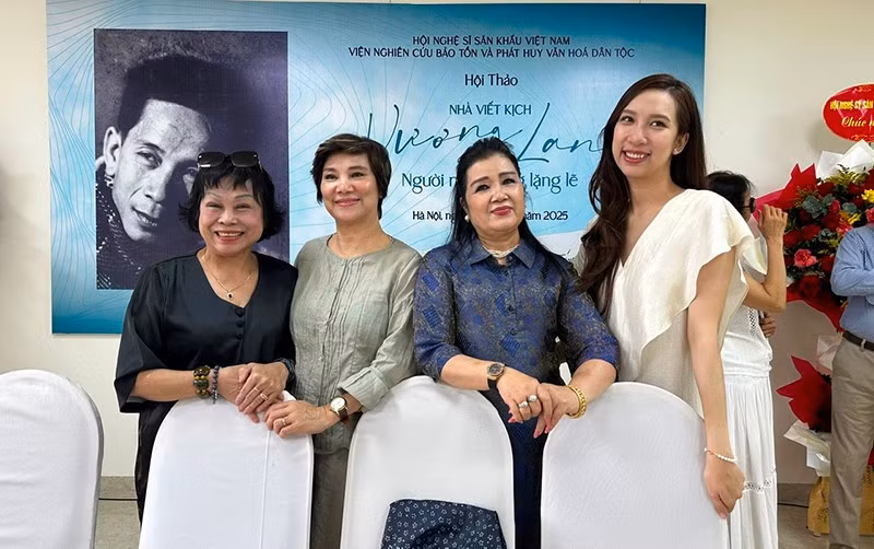 hoi-thao.jpg