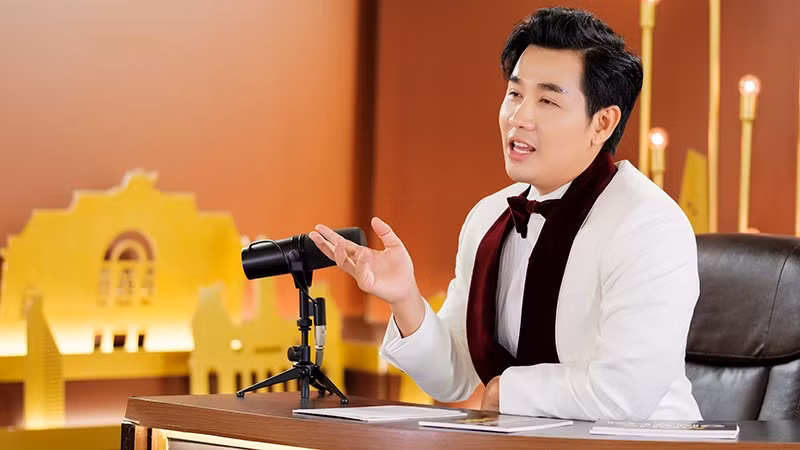 MC Nguyên Khang.