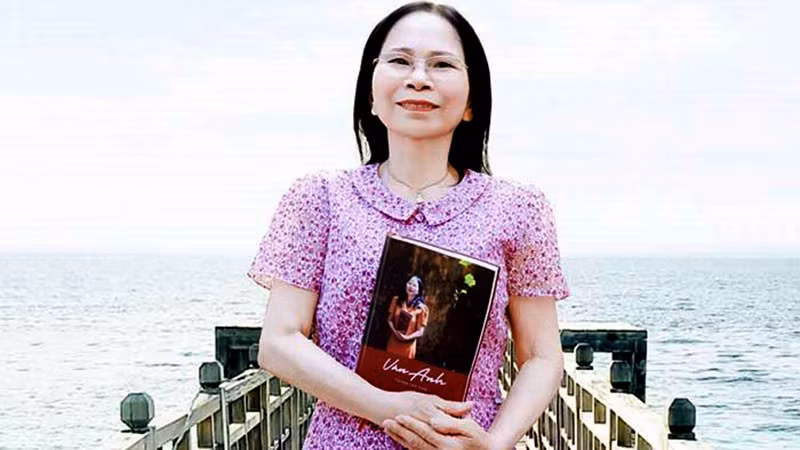 Nhà thơ Vân Anh.