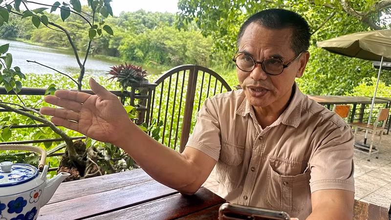 Nhà điêu khắc Phan Đình Tiến.