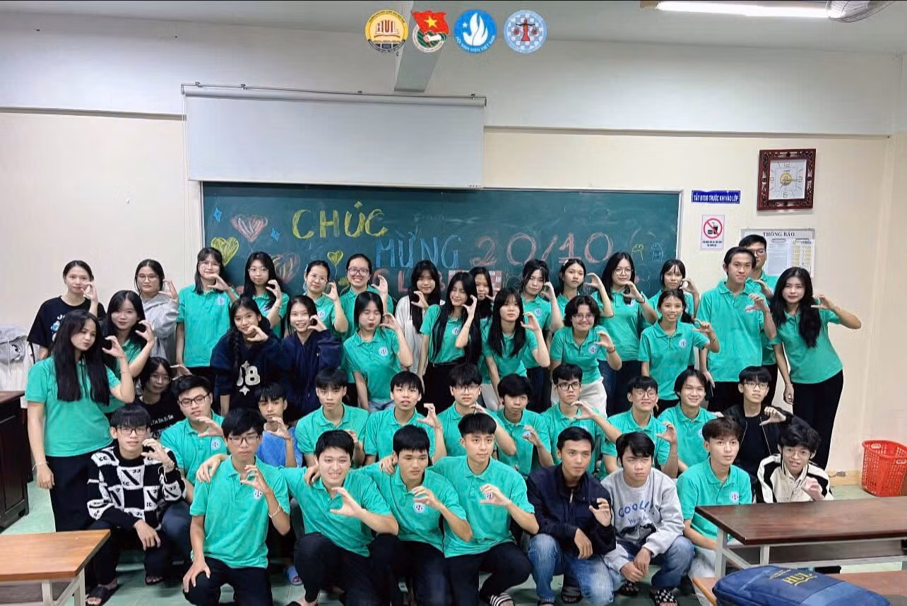 1784718275108-7763882066076581603-7763882066076581603-6b444564ffcde57768777a4708d53666.jpg