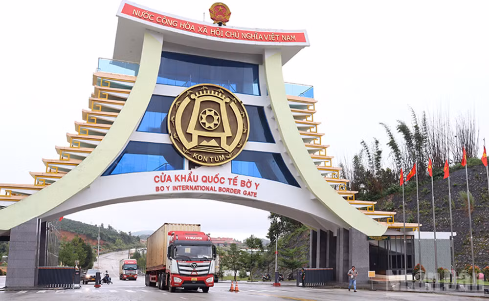 Cửa khẩu quốc tế Bờ Y, lợi thế của tỉnh Quảng Ngãi trong việc kết nối hành lang kinh tế đông-tây.