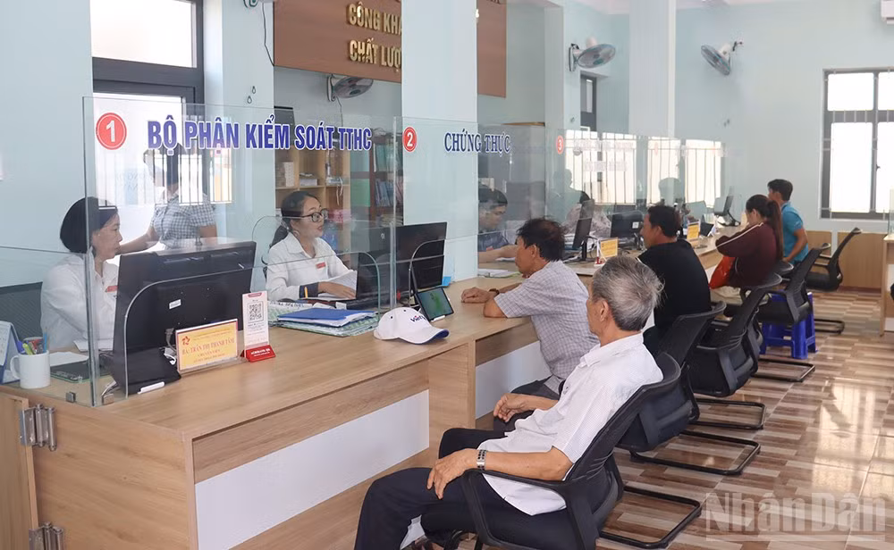Theo Ủy ban nhân dân tỉnh Quảng Ngãi, mức độ hài lòng của người dân, doanh nghiệp là một trong những tiêu chí quan trọng đánh giá chất lượng phục vụ của đội ngũ cán bộ, công chức, viên chức.