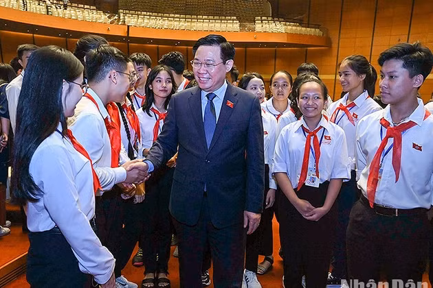 Tự hào hai tiếng Việt Nam