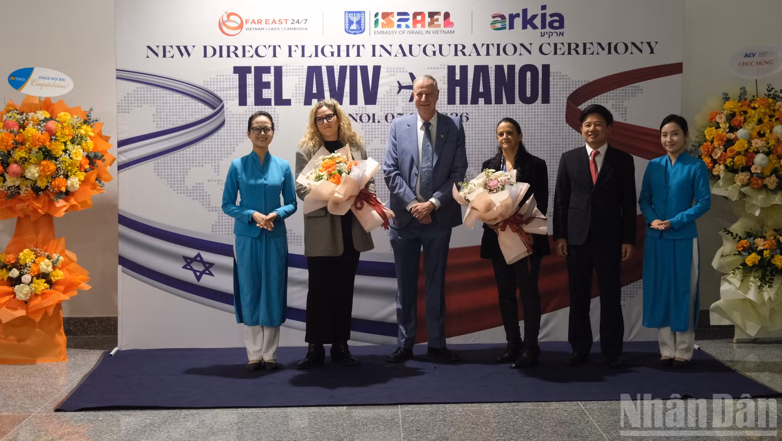 ndo_br_dai-su-yaron-mayer-va-dai-dien-hang-arkia.jpg