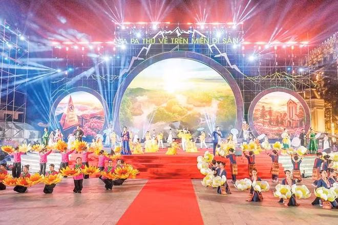 Chương trình khai mạc Lễ hội mùa thu Sa Pa mở màn cho chuỗi các hoạt động được tổ chức vào dịp nghỉ lễ Quốc khánh 2/9.