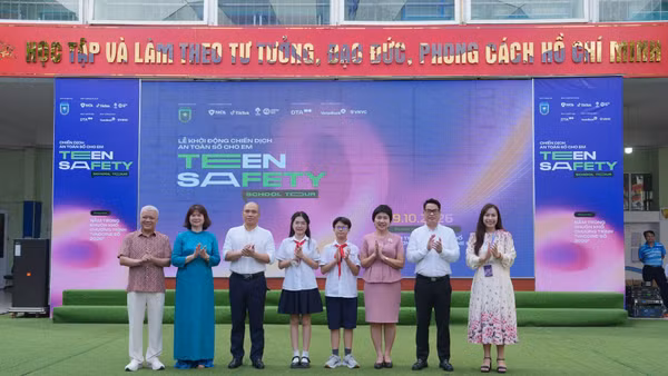 Khởi động chương trình “Teen Safety School Tour 2026 - An toàn số cho em”. (Ảnh: NCA)