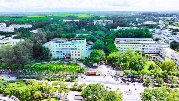 Đại học Trà Vinh được công nhận là điểm du lịch mới của tỉnh Vĩnh Long. (Ảnh: HOÀNG TRUNG)