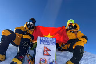 Tháng 5 vừa qua, đơn vị Satori Adventures xác nhận Ngô Hải Sơn cùng với người dẫn đường Nima Sherpa (Nepal) trở thành bộ đôi chinh phục "Triple Crown" nhanh nhất thế giới: chỉ trong 4 ngày từ ngày 20 đến 24/5. Đây là thành tựu đáng mơ ước trong môn leo núi thế giới.