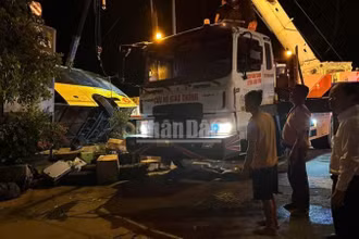Hiện trường nơi xảy ra vụ tai nạn. (Ảnh: NGÔ TUẤN)