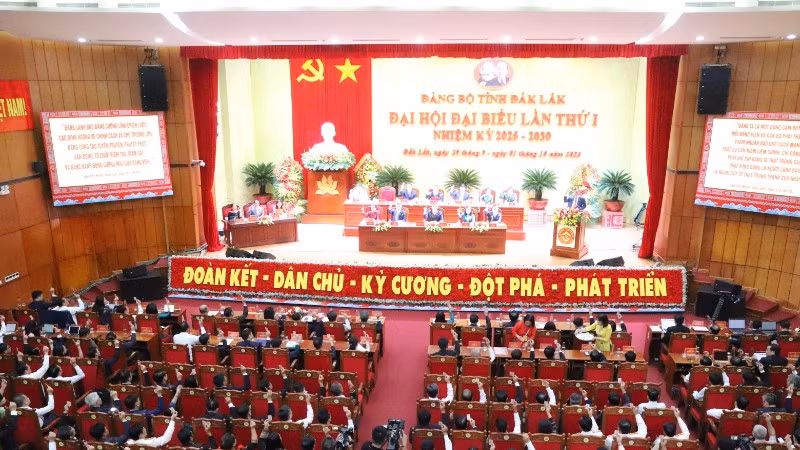 Quanh cảnh Đại hội đại biểu Đảng bộ tỉnh Đắk Lắk lần thứ I, nhiệm kỳ 2025-2030.