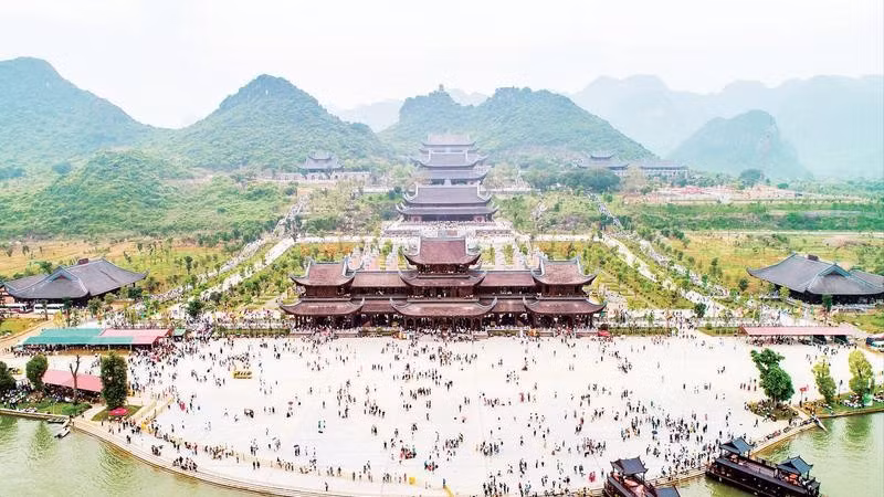 Quang cảnh khu du lịch Tam Chúc ngày đầu xuân.