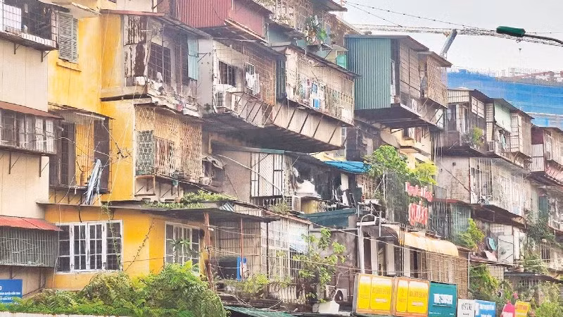 Một tòa chung cư cũ trong Khu tập thể Thành Công, Hà Nội.