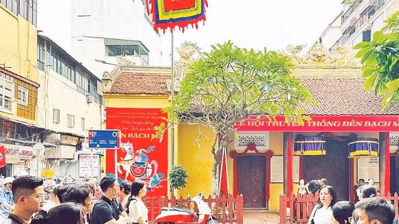 Một buổi tập huấn nâng cao kiến thức, kỹ năng cho hướng dẫn viên do Sở Du lịch Hà Nội tổ chức.