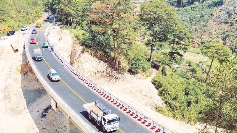 Lâm Đồng chú trọng nâng cấp, phát triển hạ tầng giao thông phục vụ phát triển kinh tế-xã hội.