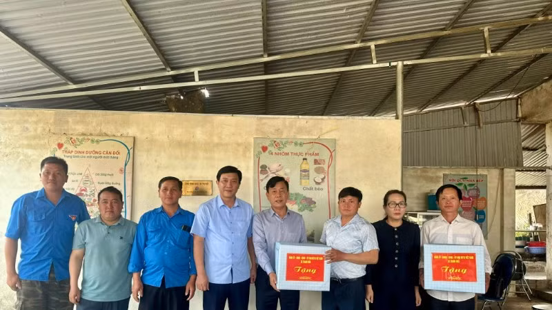 Cán bộ trẻ tiên phong về xã…